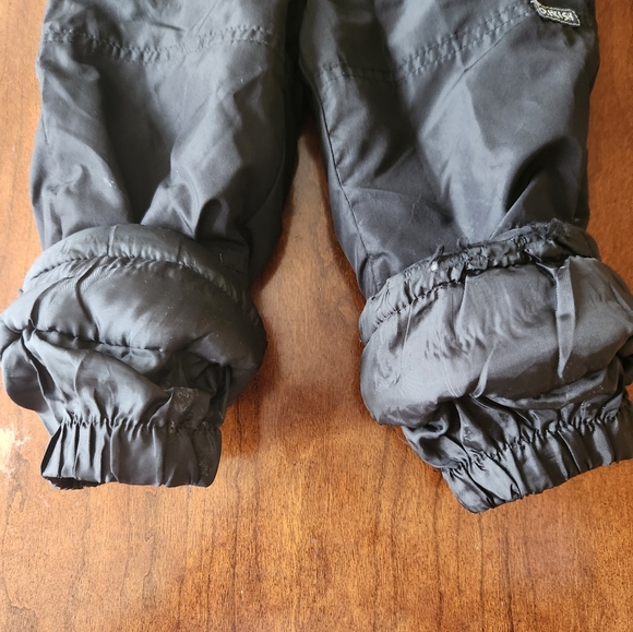 Oshkosh Toddler Snowbib Size 2T - Picture 5 of 10